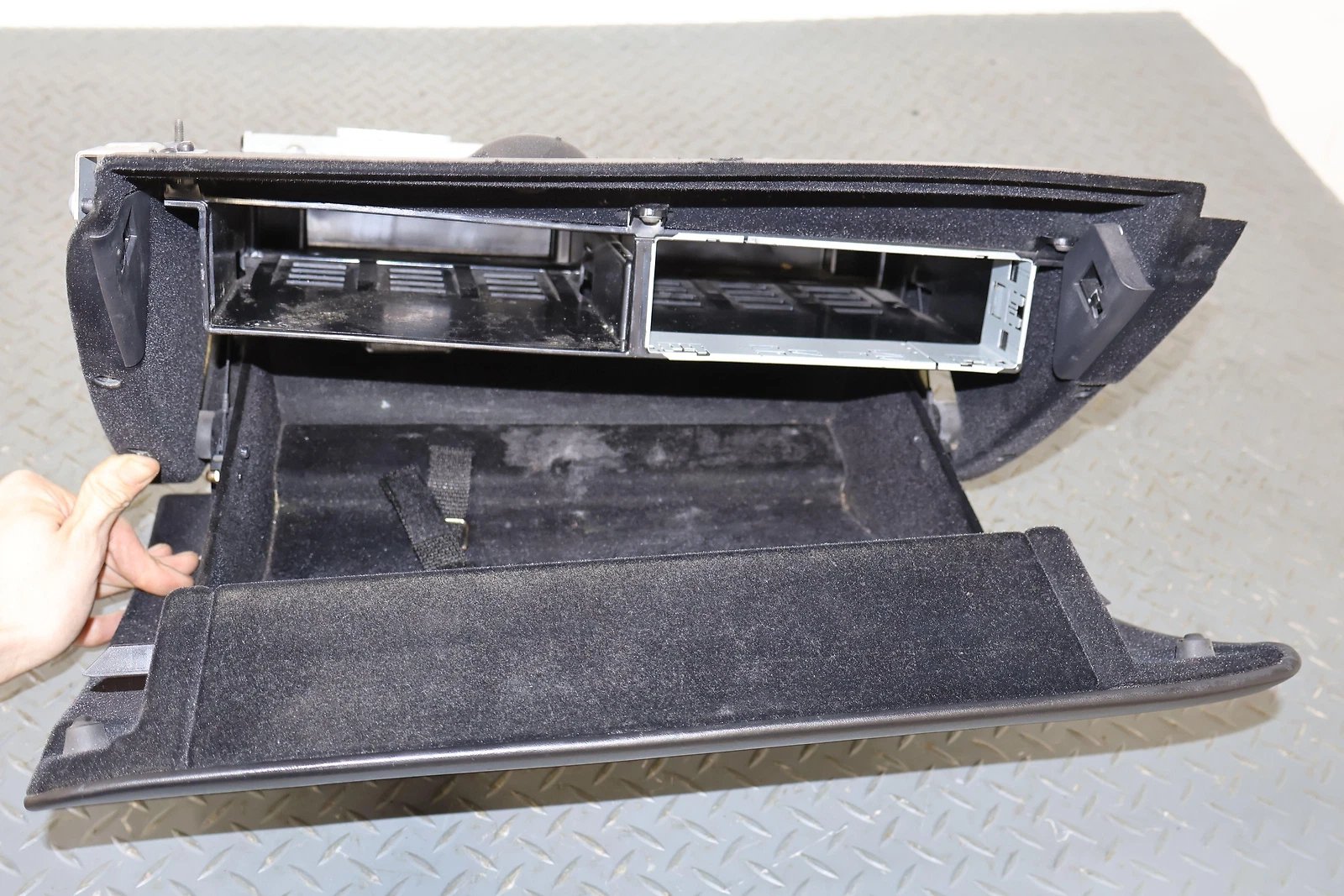 2006 BENTLY- Glove Box
