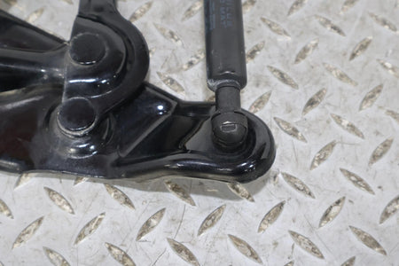 2006 BENTLY- Hood Hinge