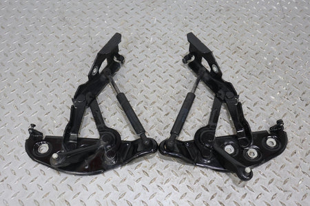2006 BENTLY- Hood Hinge