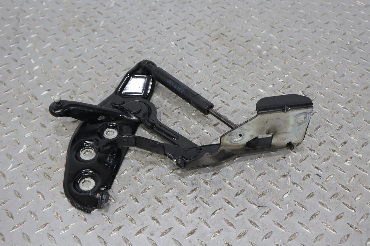 2006 BENTLY- Hood Hinge