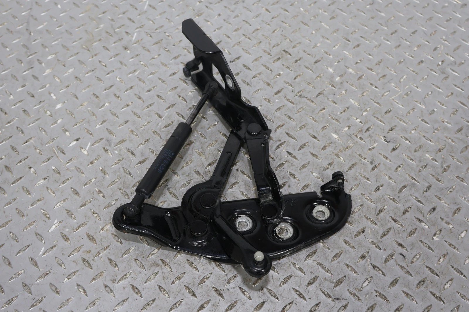 2006 BENTLY- Hood Hinge