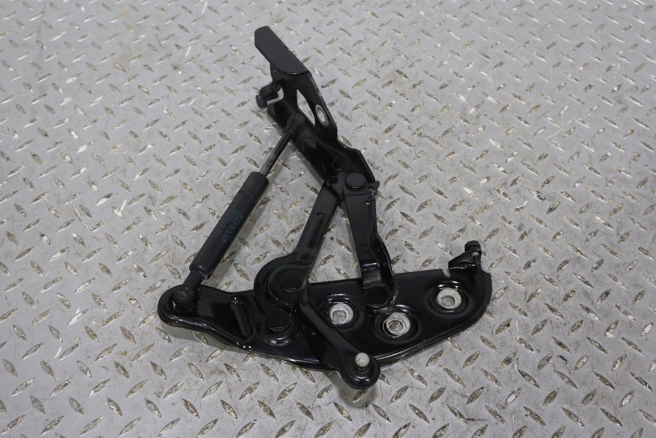 2006 BENTLY- Hood Hinge