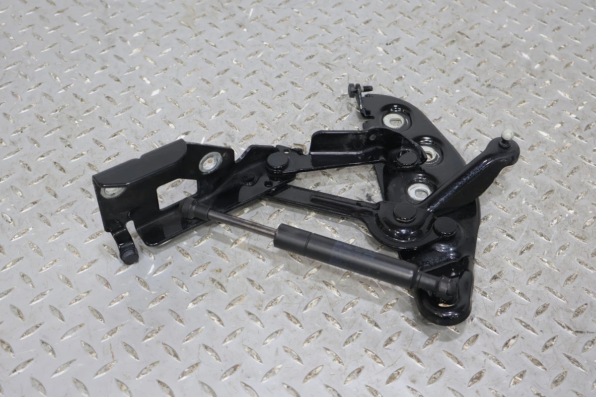 2006 BENTLY- Hood Hinge