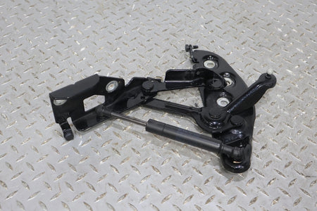 2006 BENTLY- Hood Hinge
