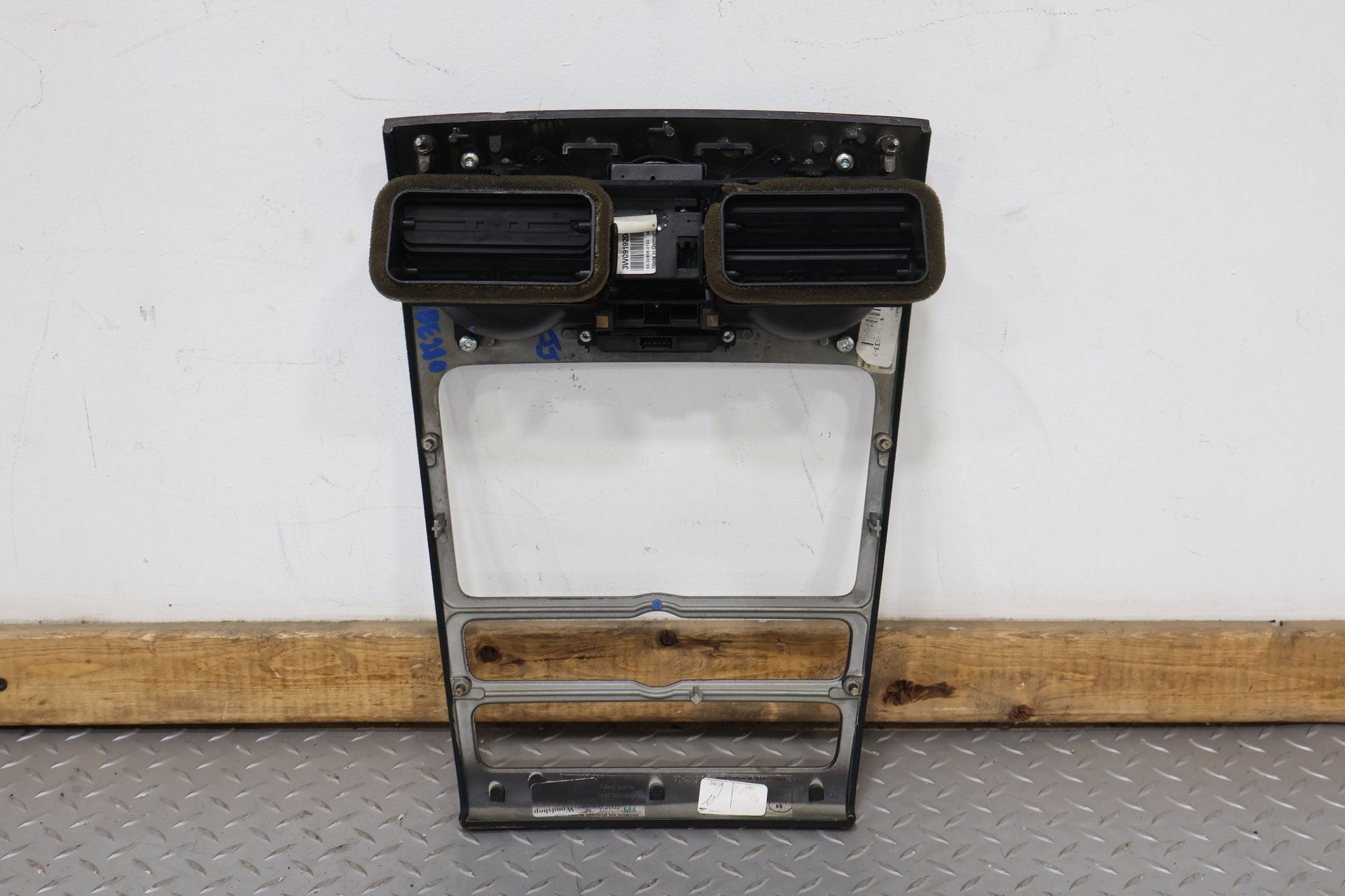 2006 BENTLY- Radio Bezel Trim