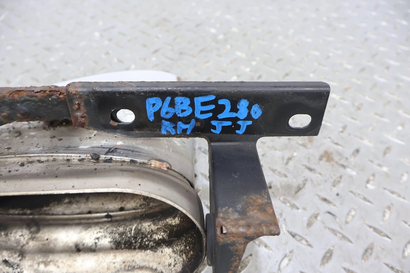 2006 BENTLY- Tail Pipe