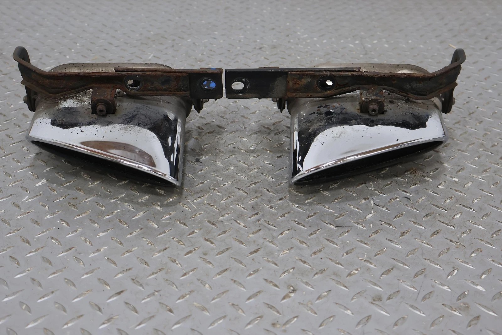 2006 BENTLY- Tail Pipe