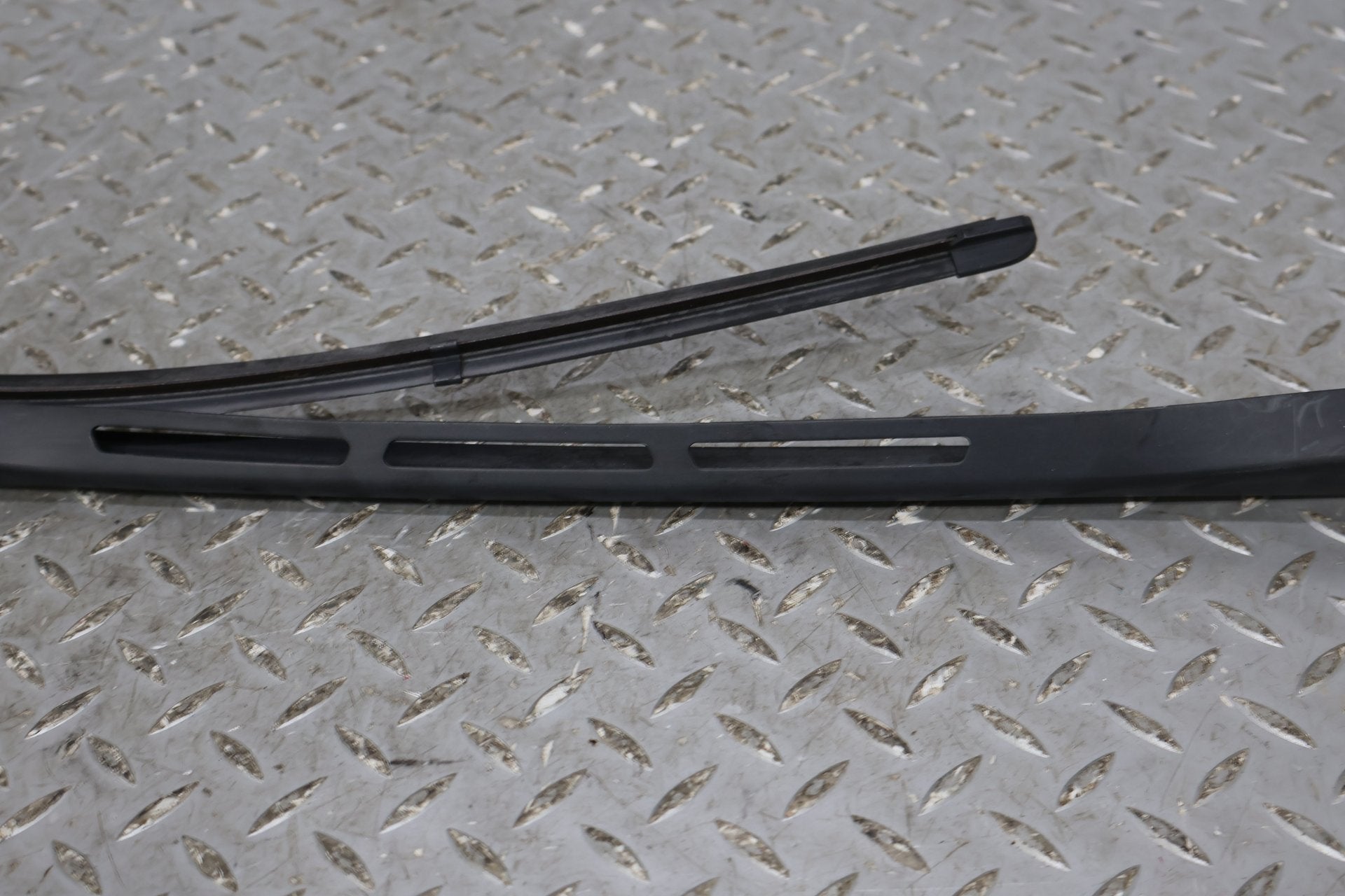 2006 BENTLY- Wiper Arm