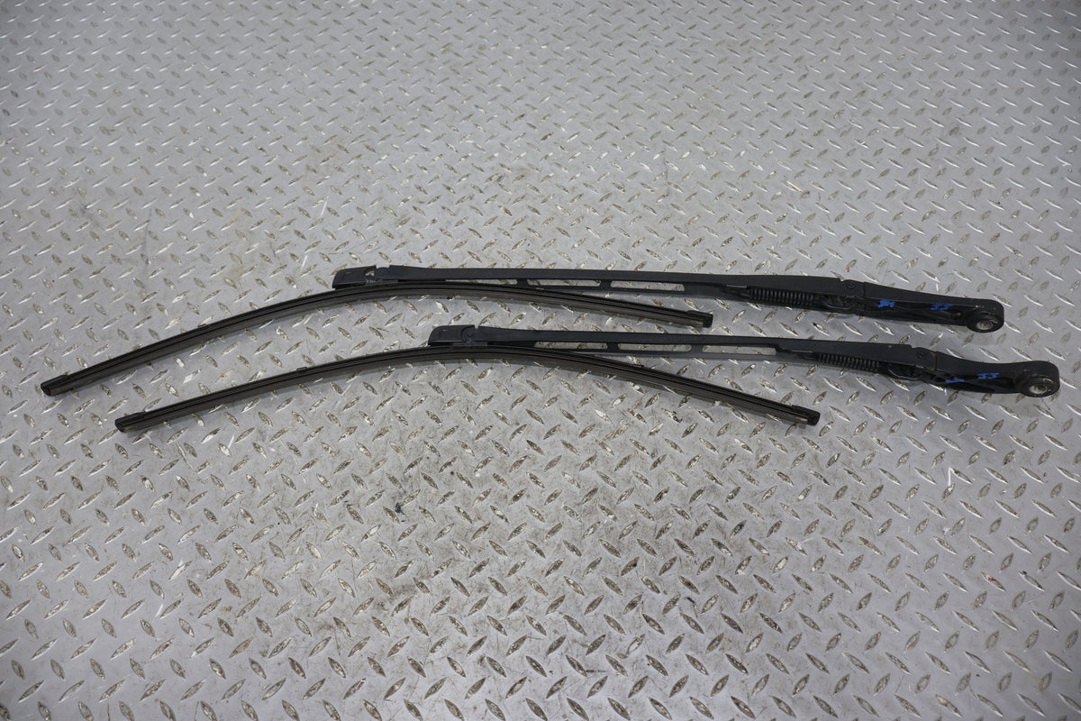 2006 BENTLY- Wiper Arm