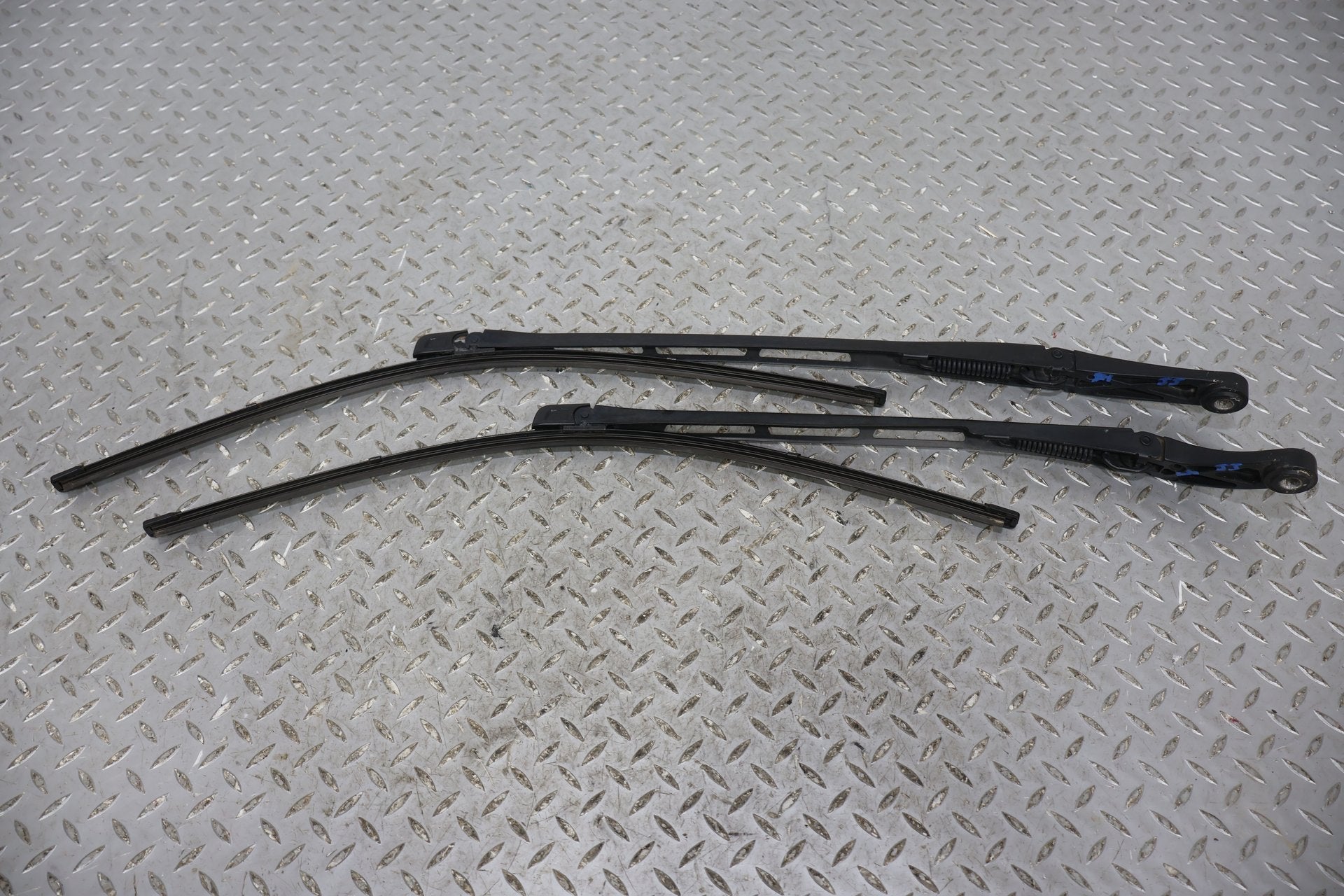 2006 BENTLY- Wiper Arm