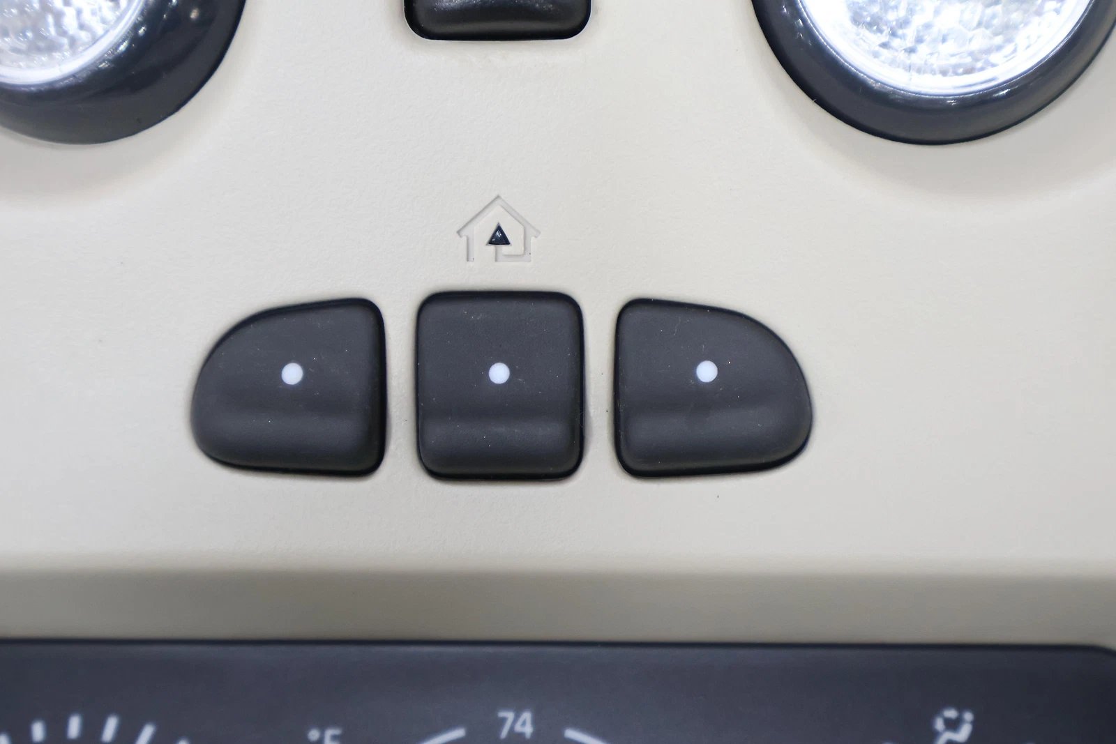 2006 Cadillac Escalade- Front Console