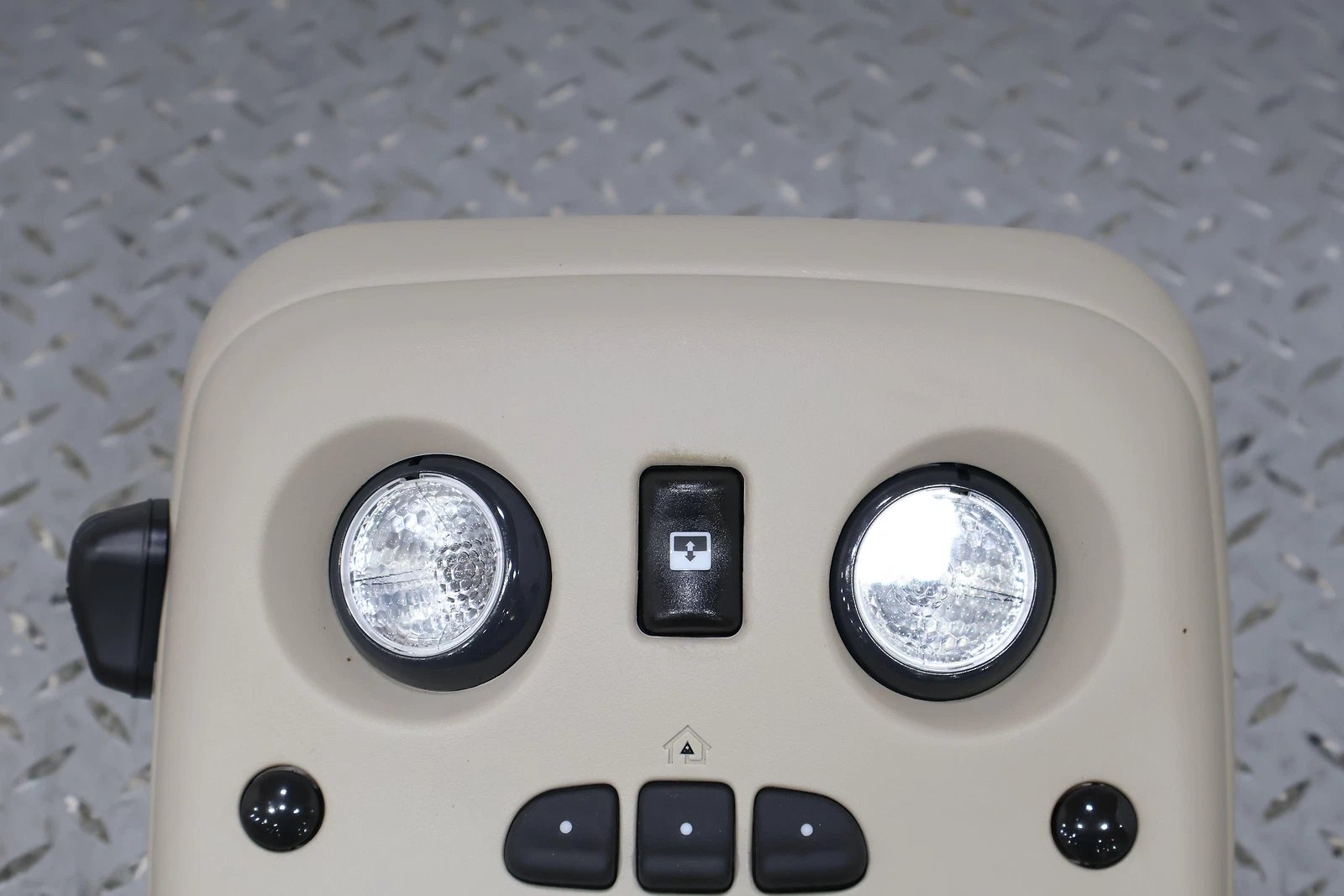 2006 Cadillac Escalade- Front Console