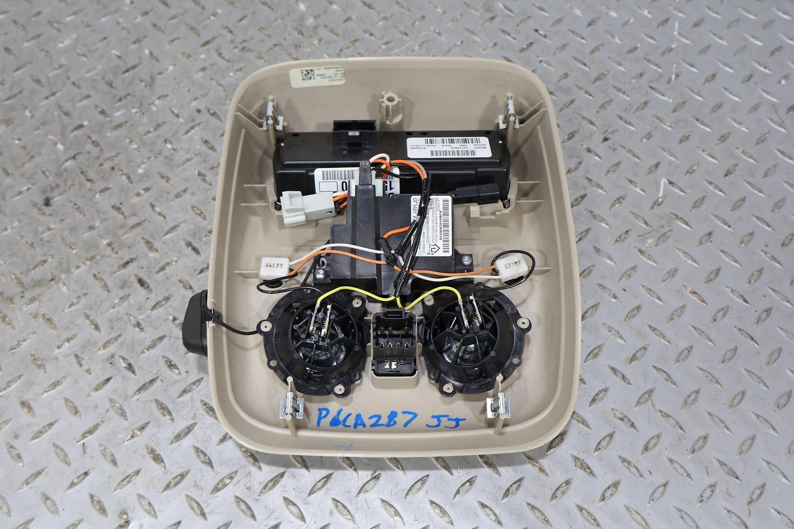 2006 Cadillac Escalade- Front Console
