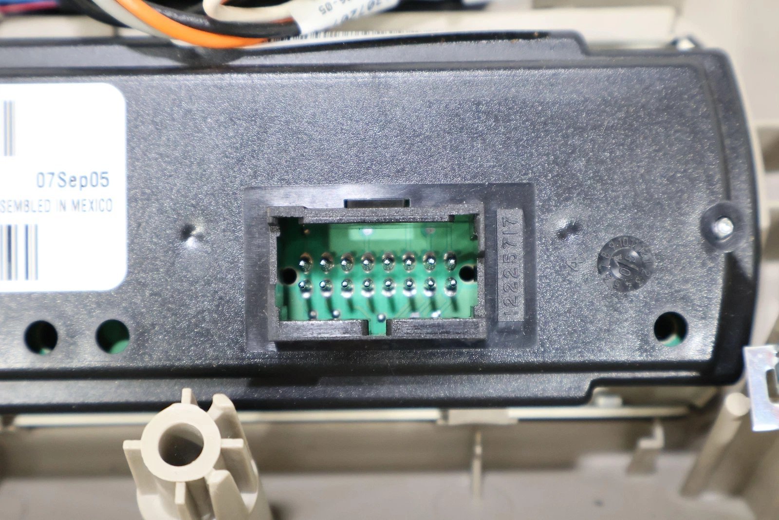 2006 Cadillac Escalade- Front Console