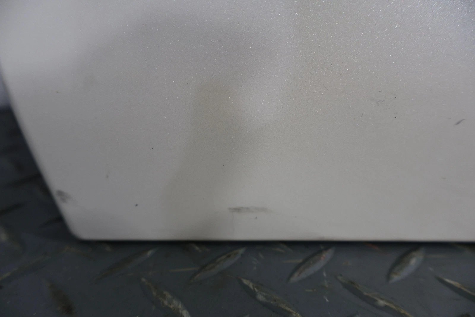 2006 Cadillac Escalade- FRONT DOOR MOULDING