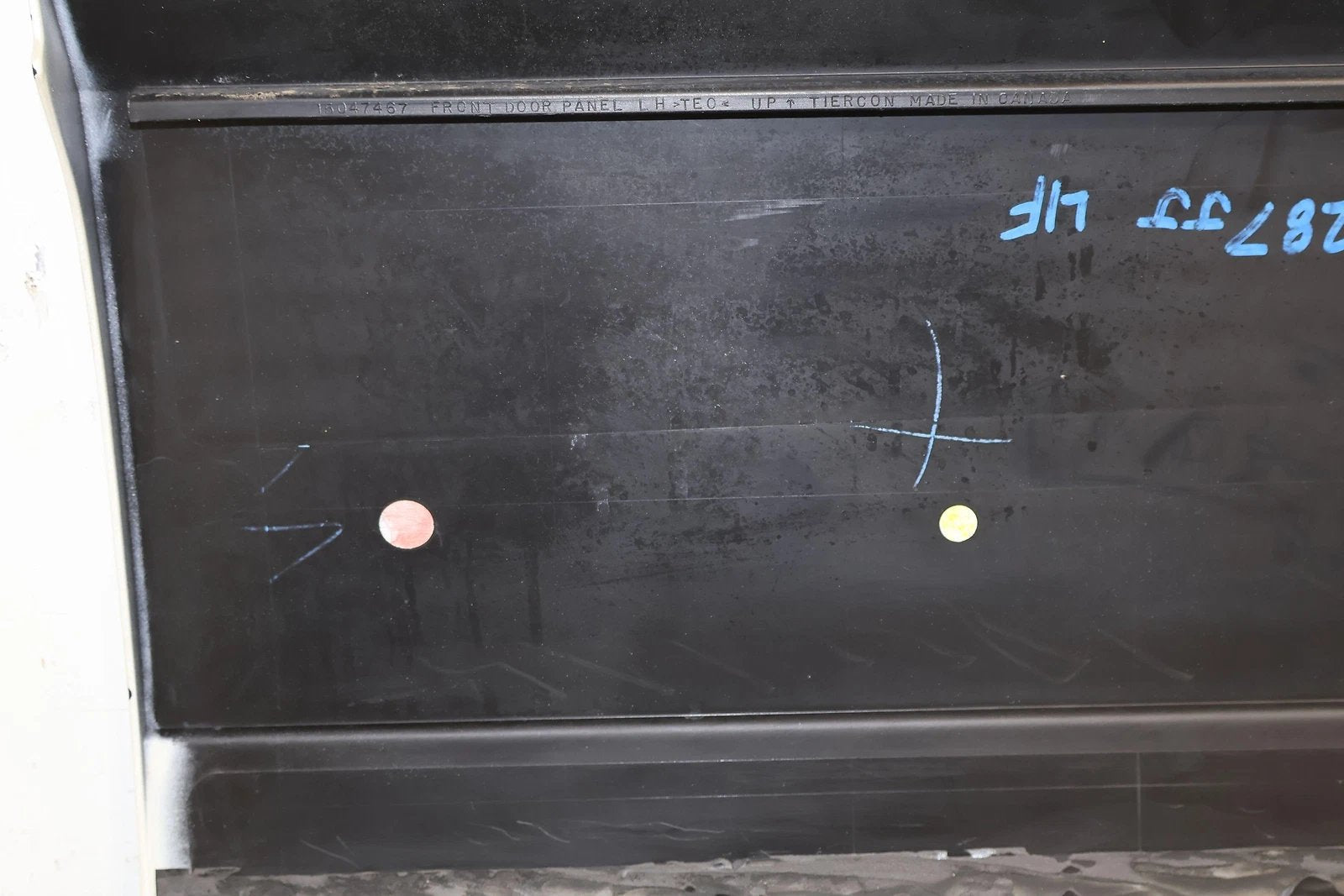 2006 Cadillac Escalade- FRONT DOOR MOULDING