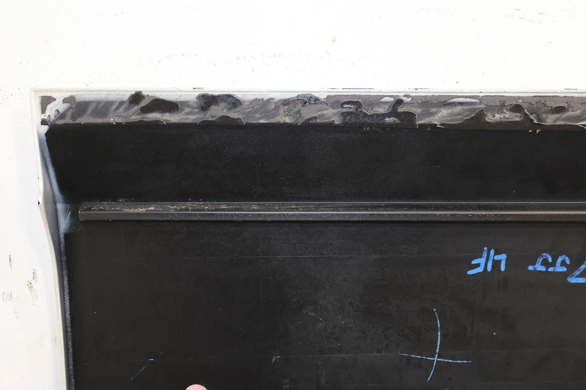 2006 Cadillac Escalade- FRONT DOOR MOULDING