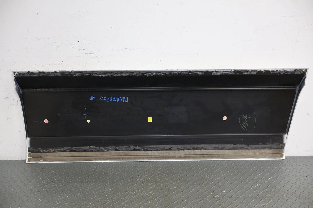 2006 Cadillac Escalade- FRONT DOOR MOULDING