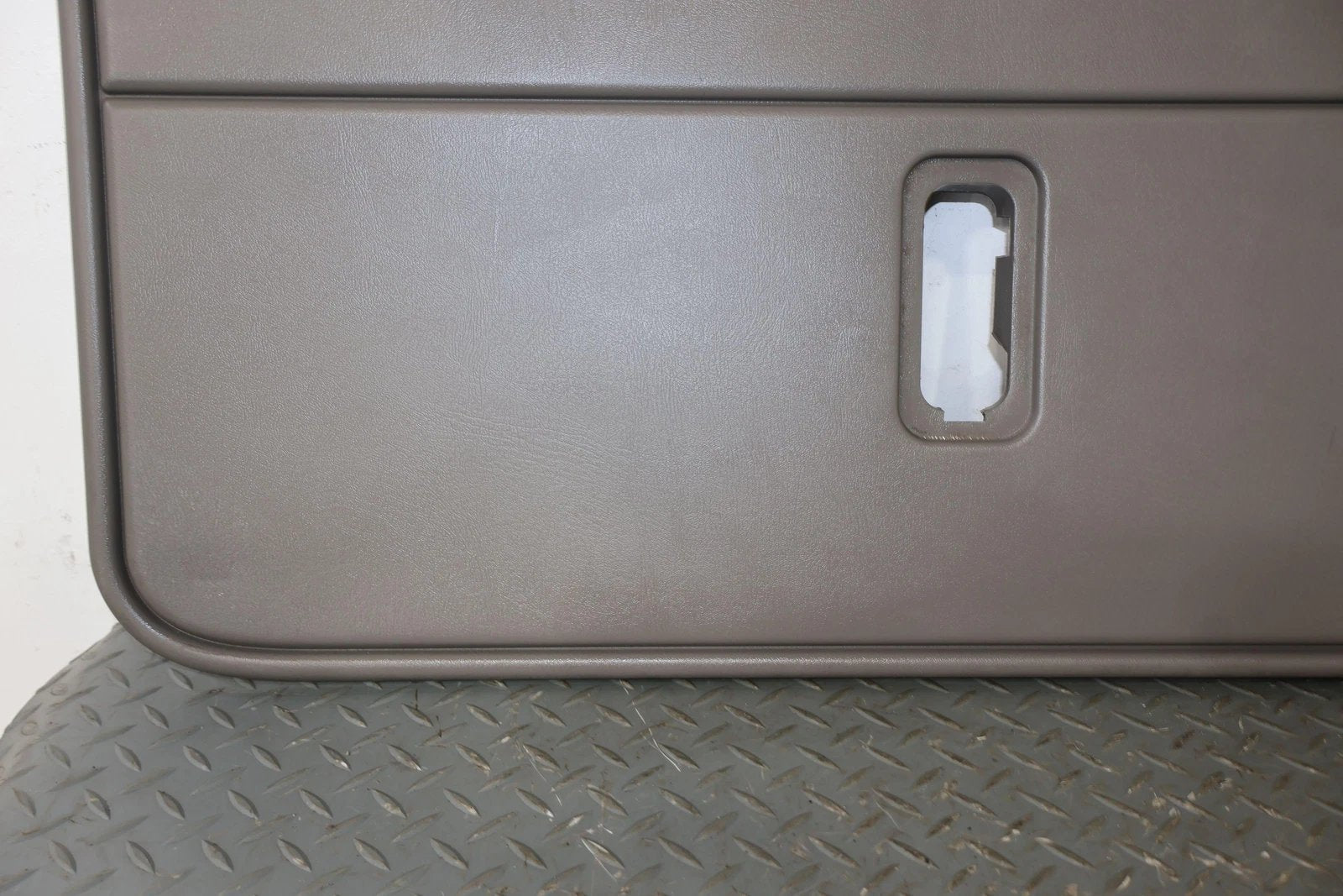 2006 Cadillac Escalade- Gate/Lid Trim Panel