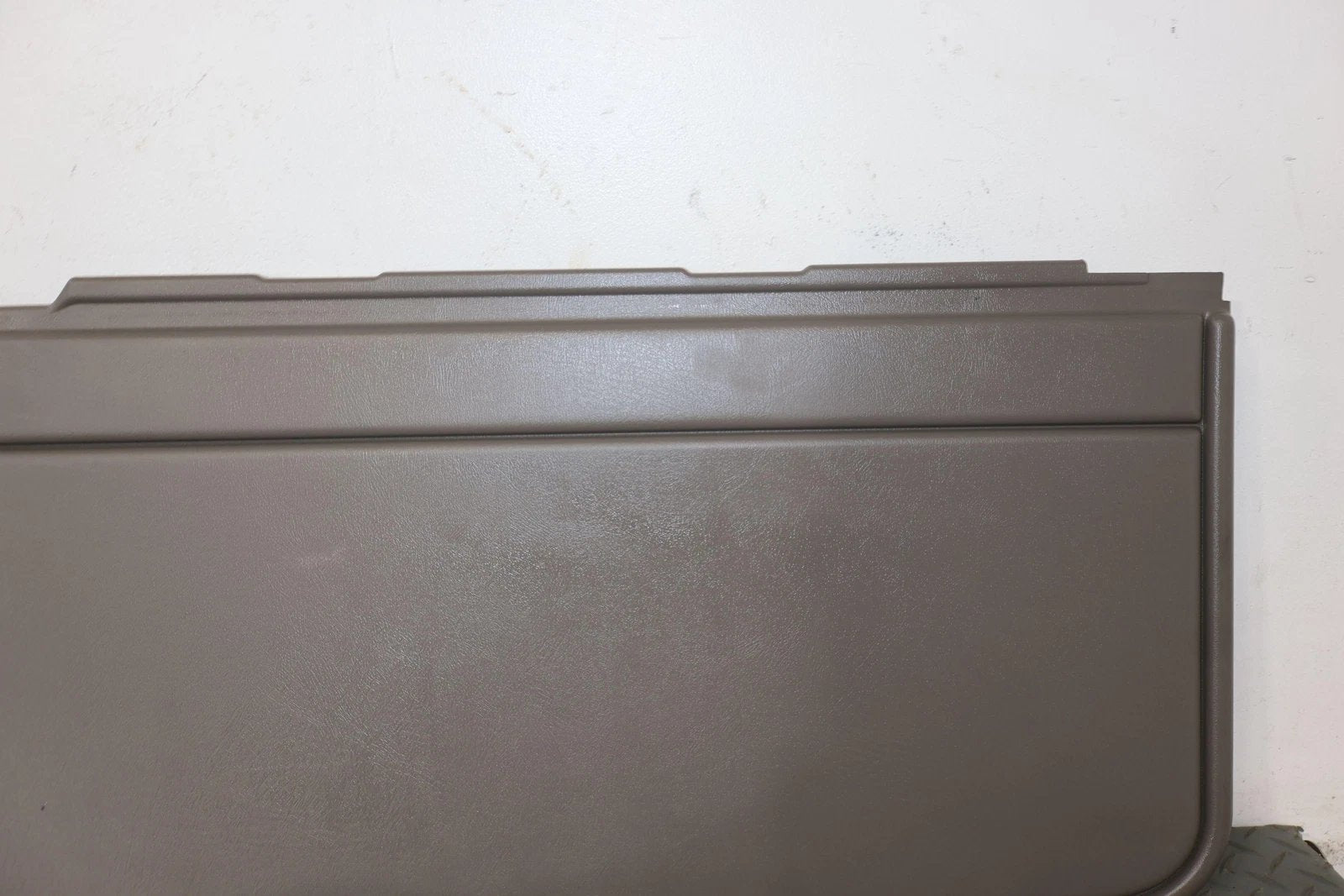 2006 Cadillac Escalade- Gate/Lid Trim Panel