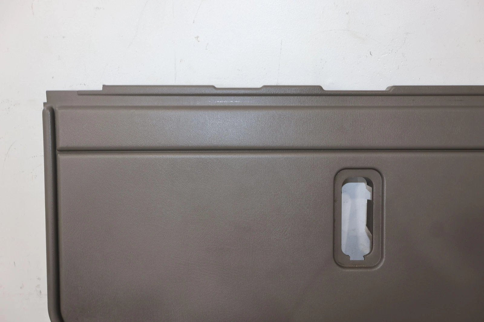 2006 Cadillac Escalade- Gate/Lid Trim Panel