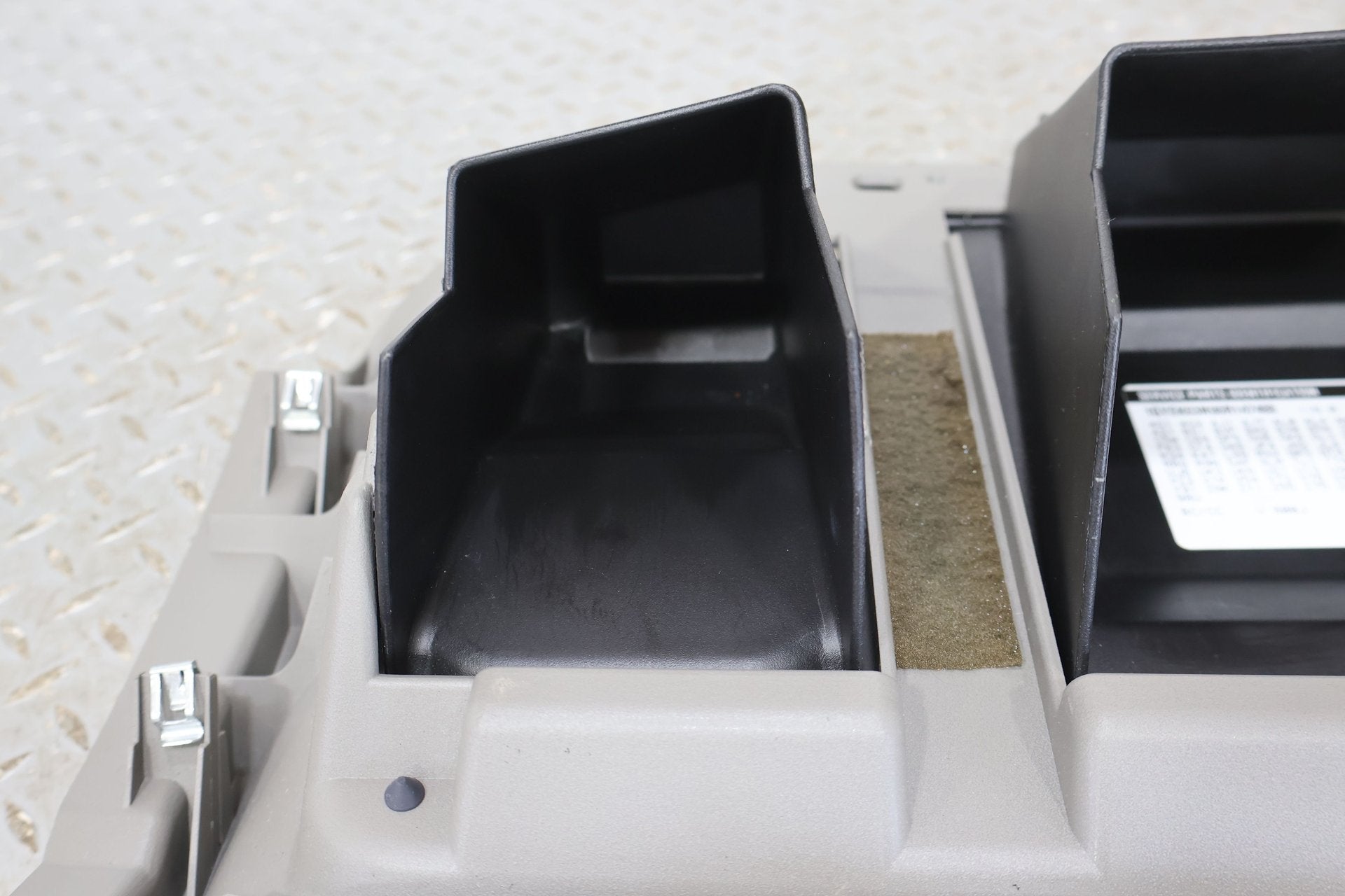 2006 Cadillac Escalade- Glove Box