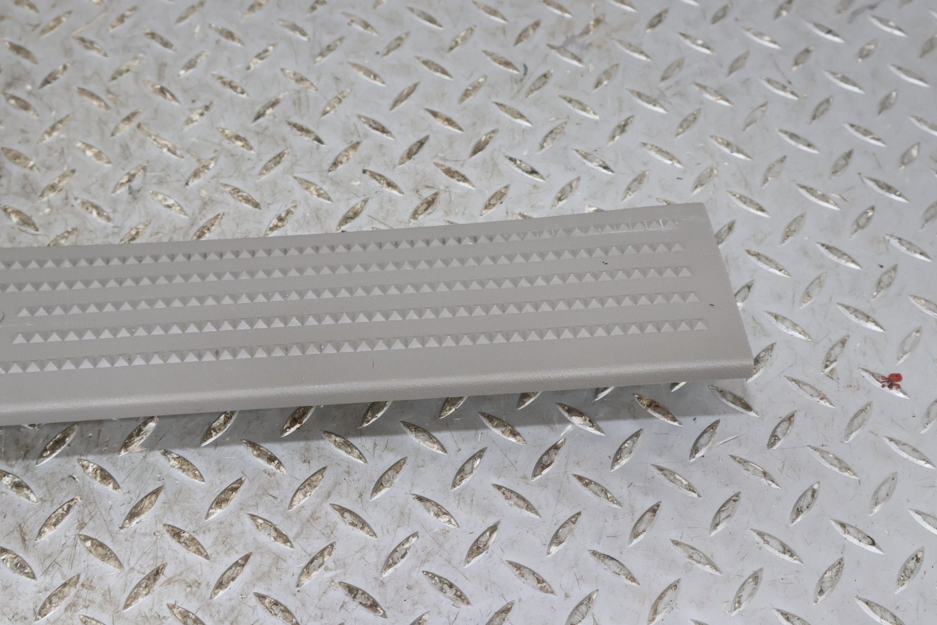 2006 Cadillac Escalade- Pair- Sill Plates