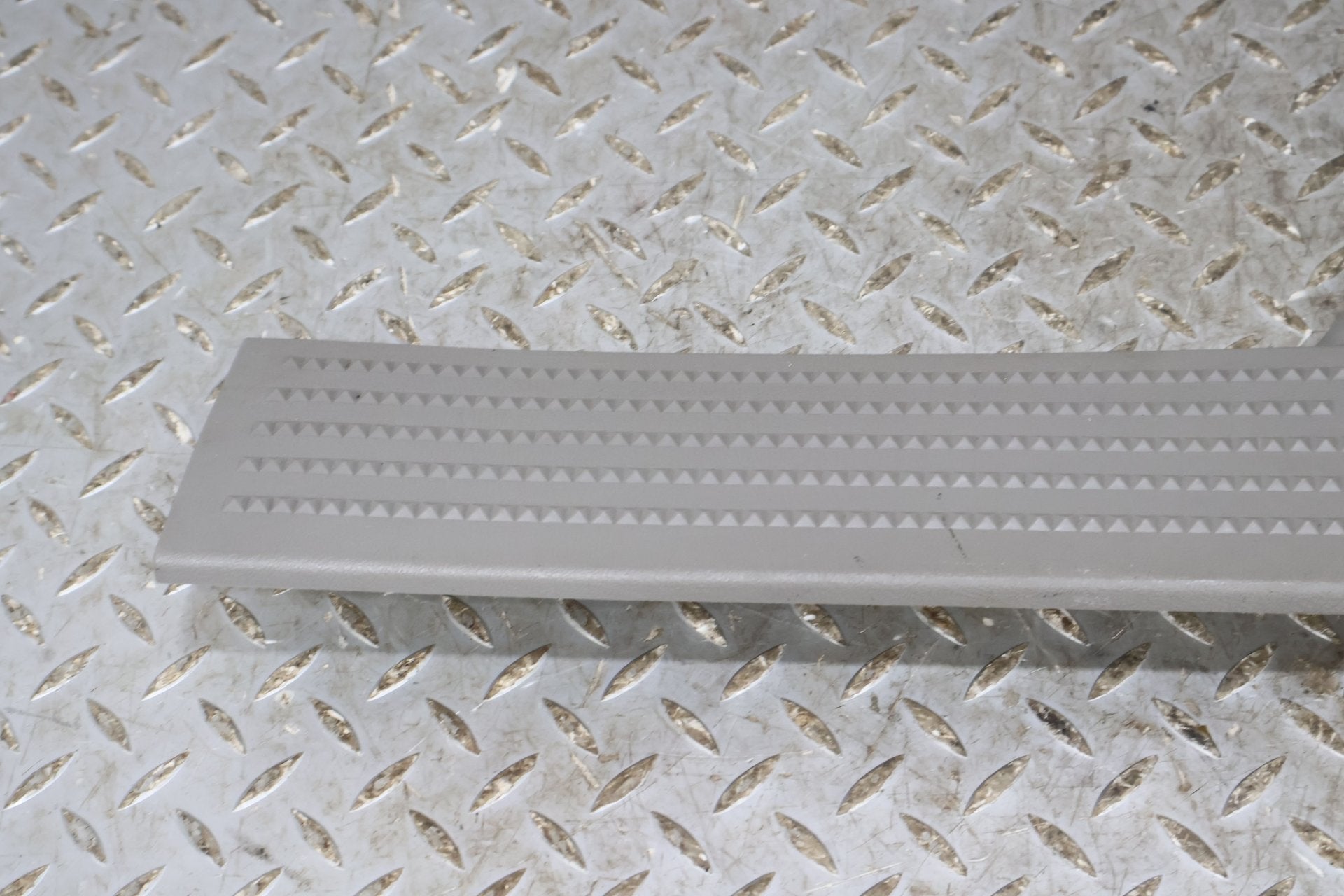 2006 Cadillac Escalade- Pair- Sill Plates