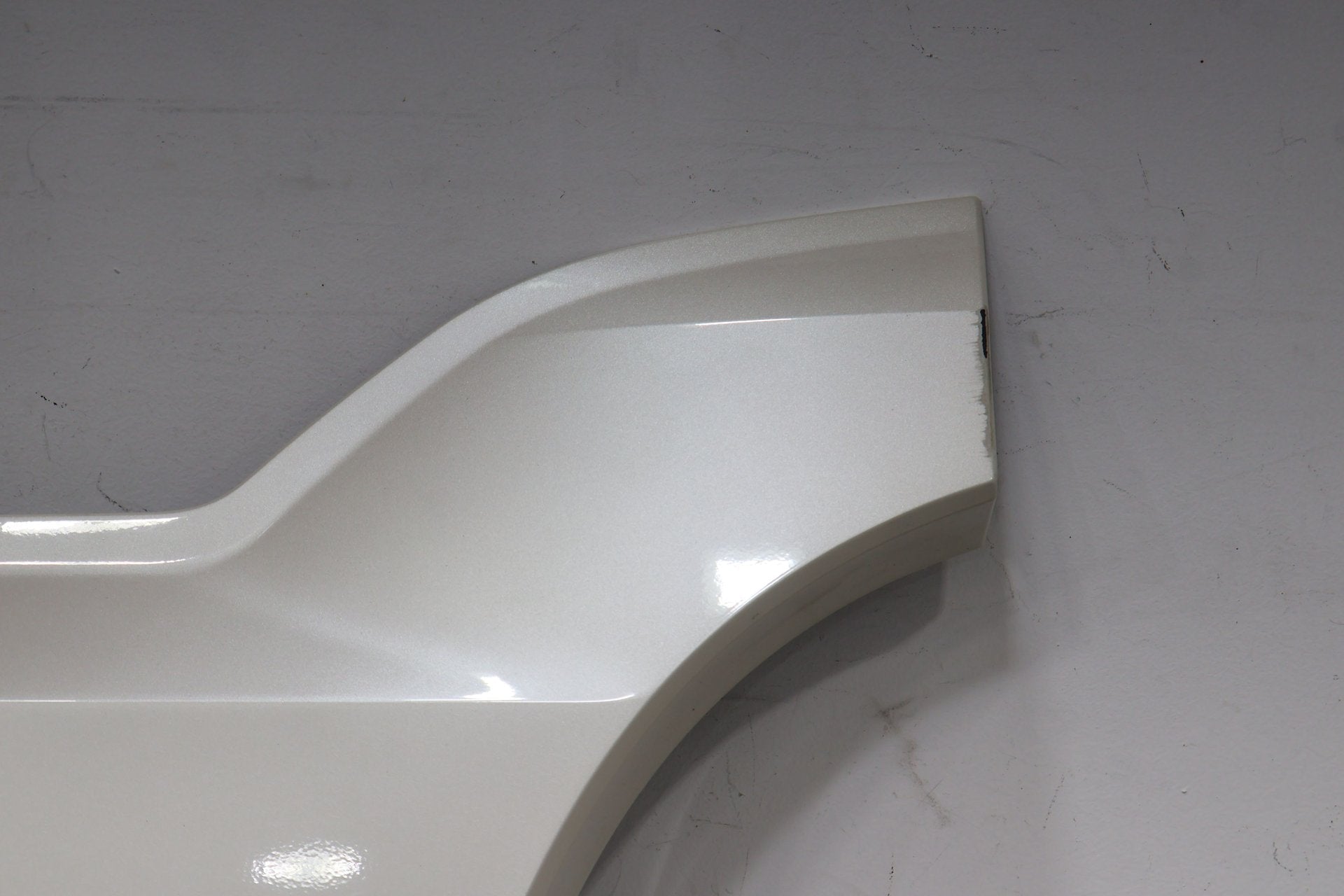 2006 Cadillac Escalade- REAR DOOR MOULDING