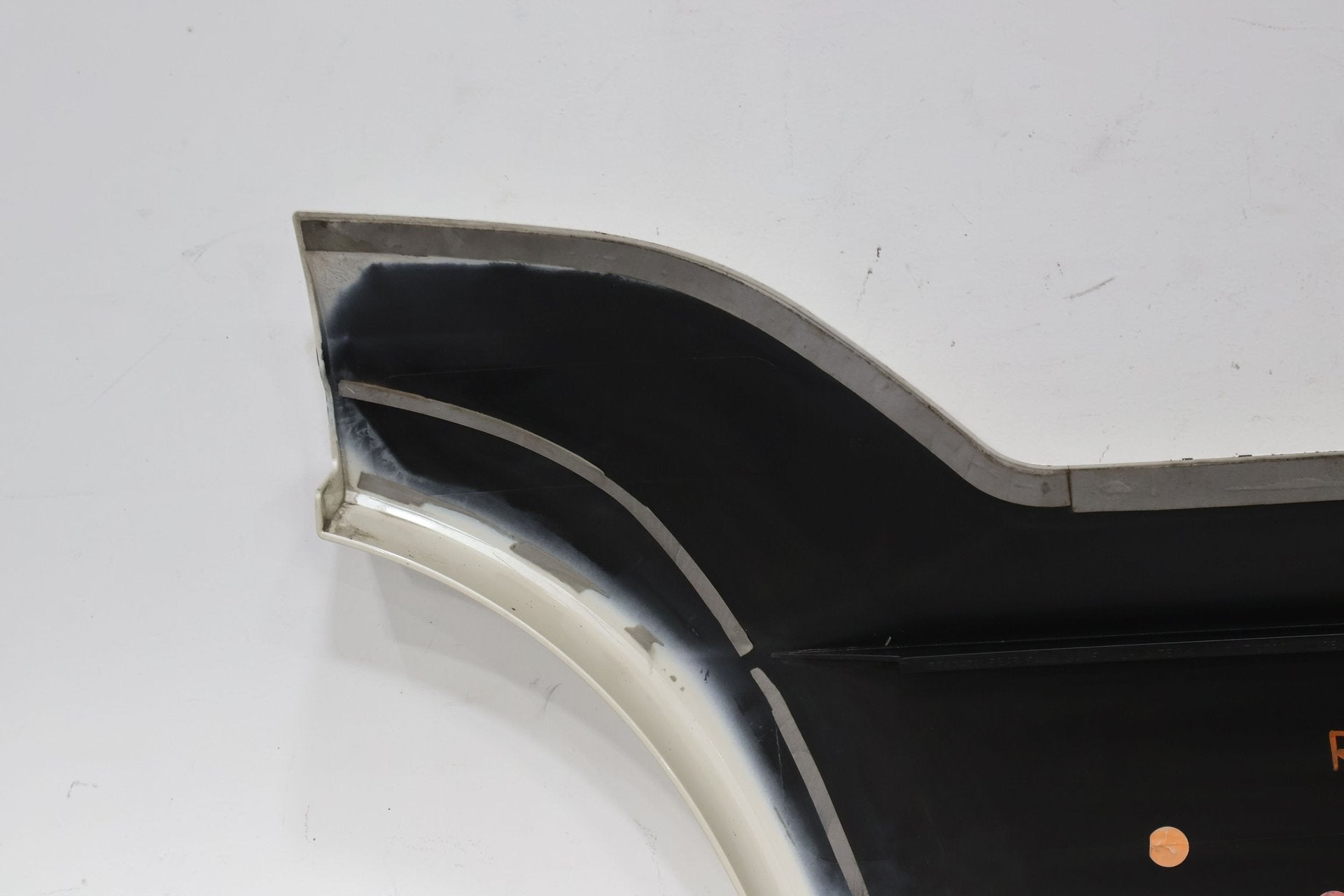 2006 Cadillac Escalade- REAR DOOR MOULDING