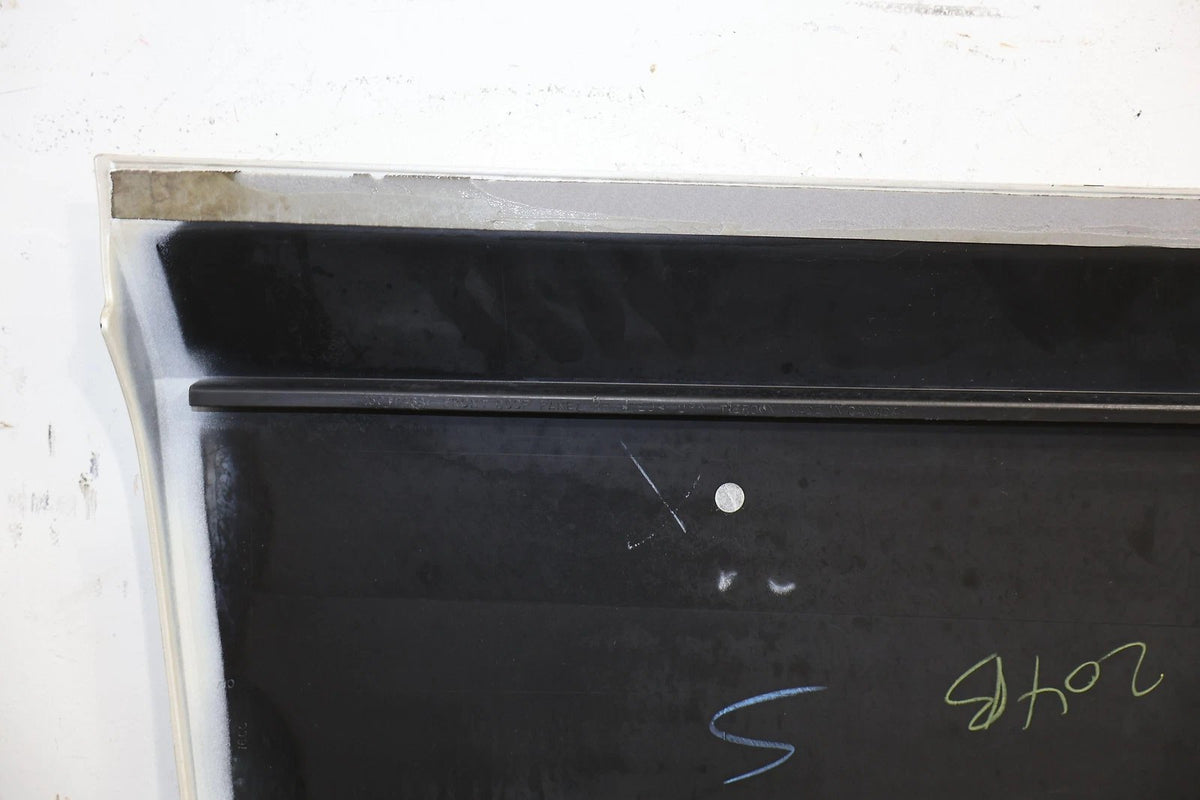 2006 Cadillac Escalade- Right Front Door Molding
