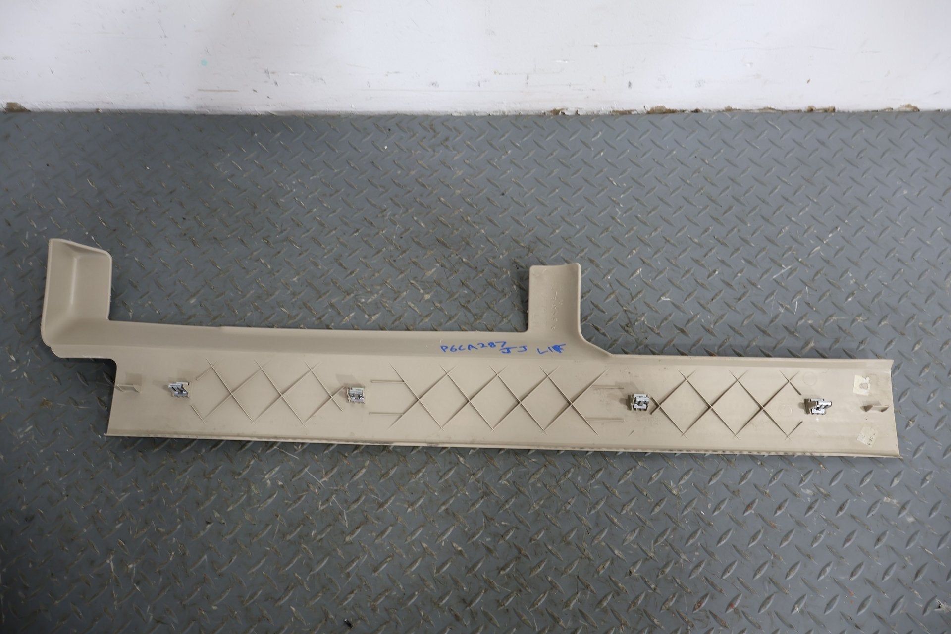 2006 Cadillac Escalade- Set x4- Sill Plates