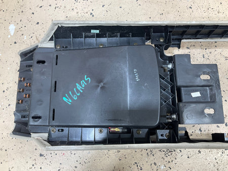 2006 Cadillac XLR- Front Console