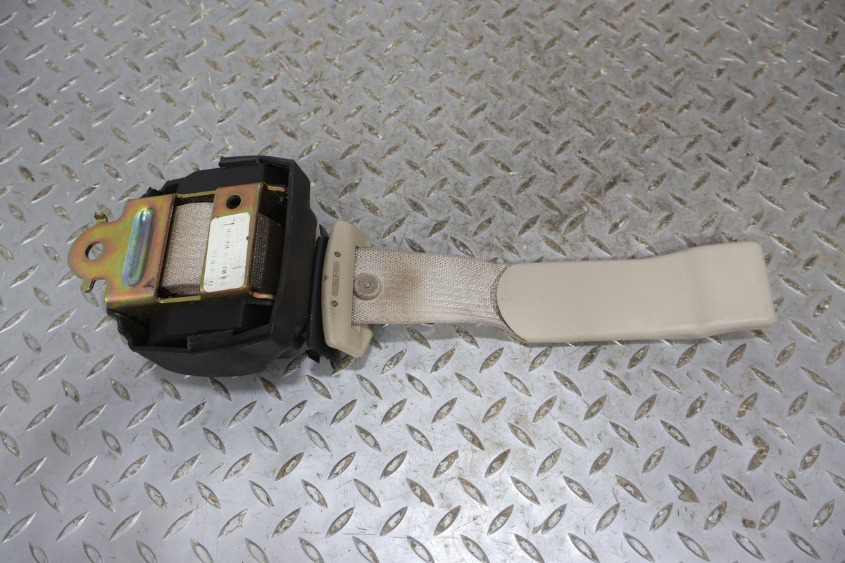 2006 Cadillac XLR- Front Seat Belt