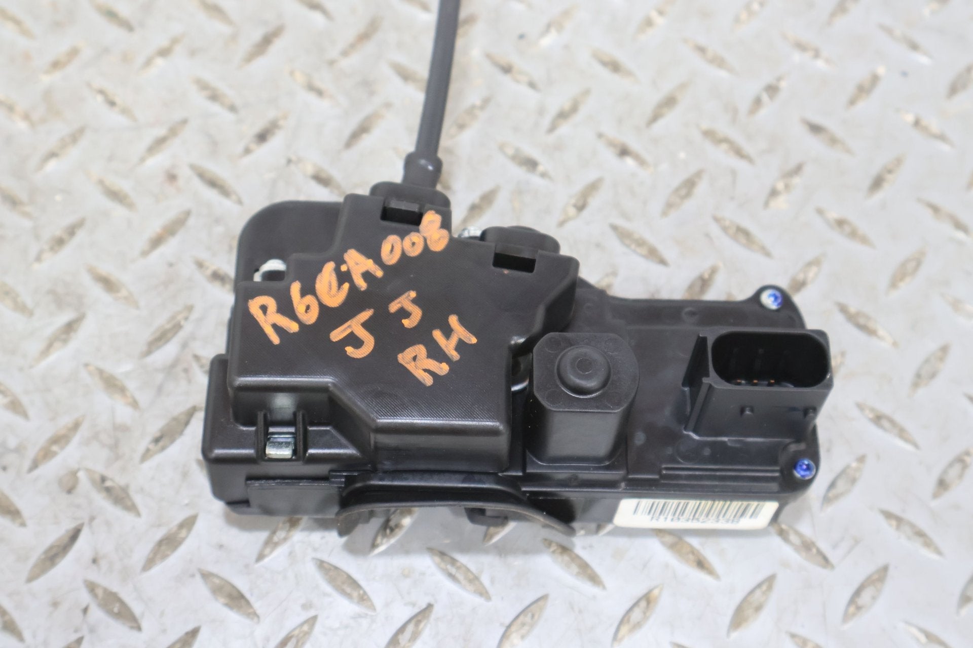 2006 Cadillac XLR- Right Front Door Latch
