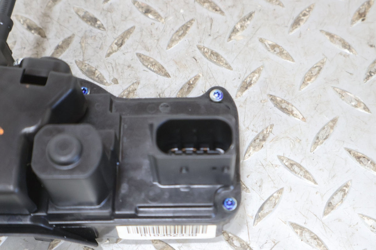 2006 Cadillac XLR- Right Front Door Latch