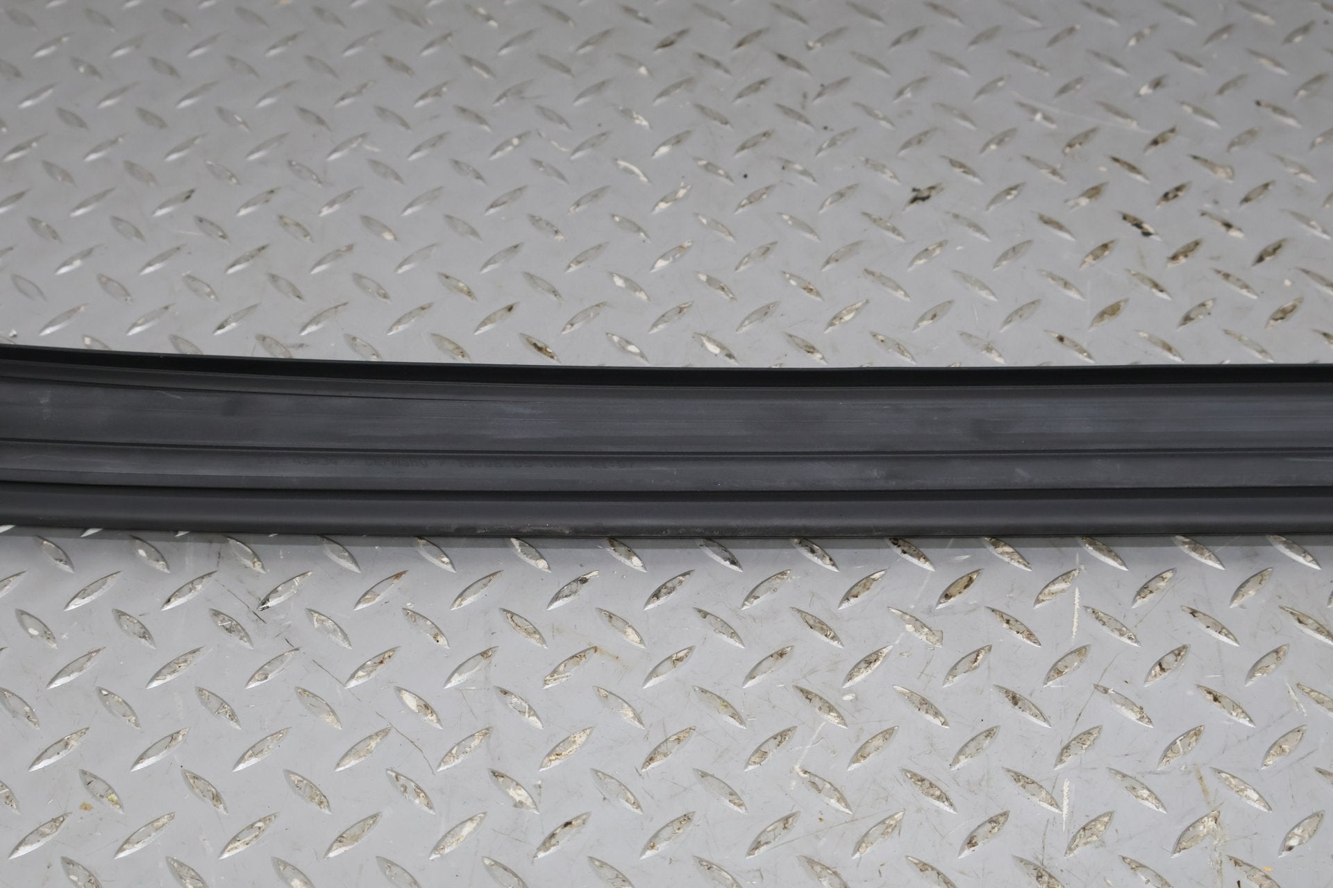 2006 Chevrolet Corvette C6- Windshield Weatherstrip Seal 20774936