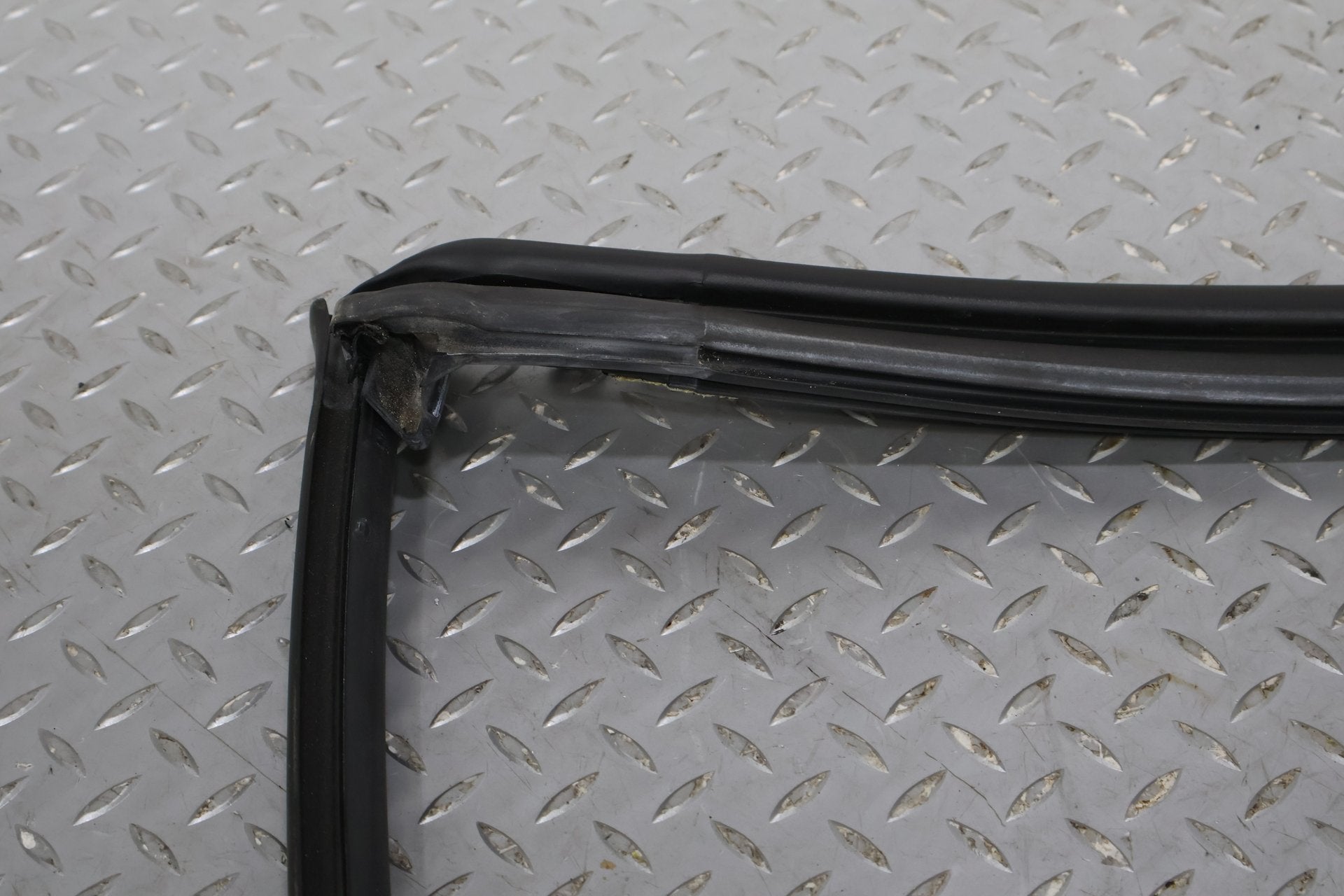 2006 Chevrolet Corvette C6- Windshield Weatherstrip Seal 20774936