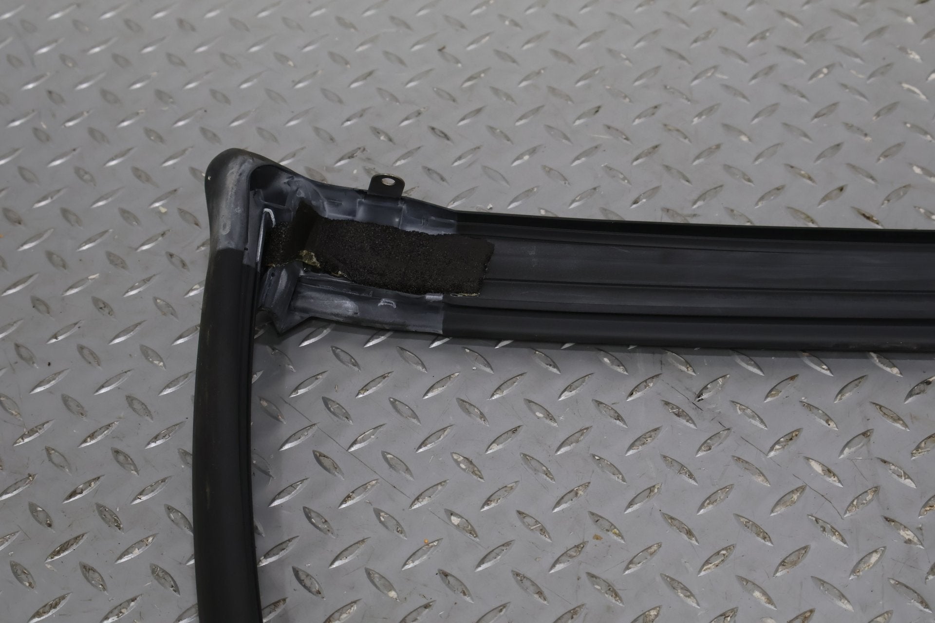 2006 Chevrolet Corvette C6- Windshield Weatherstrip Seal 20774936