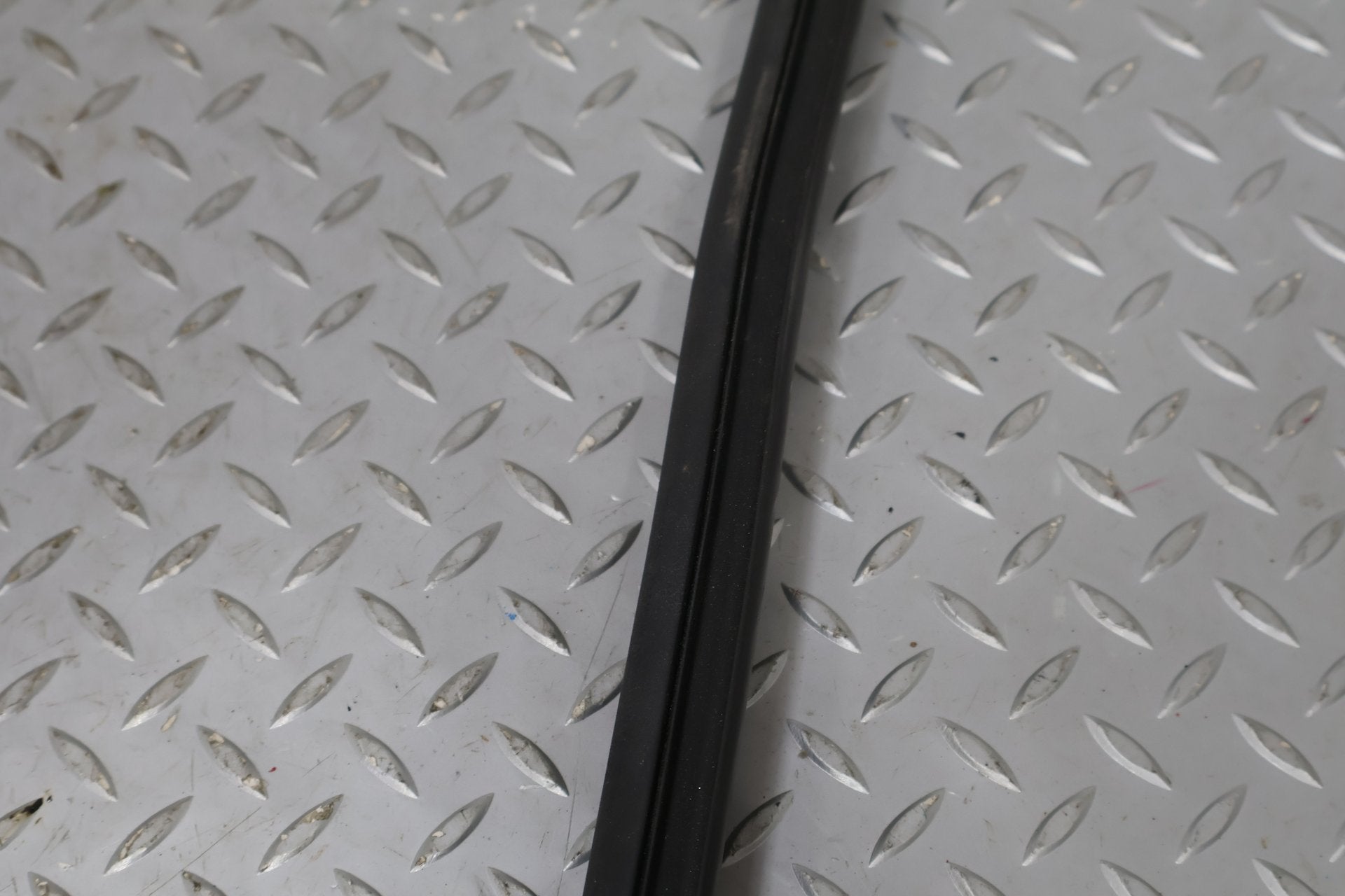 2006 Chevrolet Corvette C6- Windshield Weatherstrip Seal 20774936