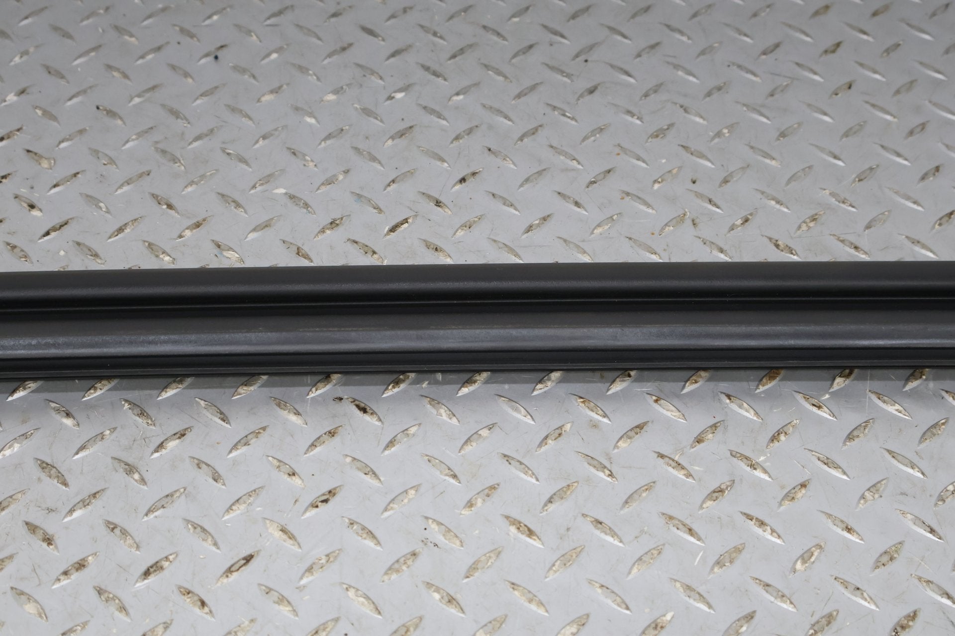 2006 Chevrolet Corvette C6- Windshield Weatherstrip Seal 20774936