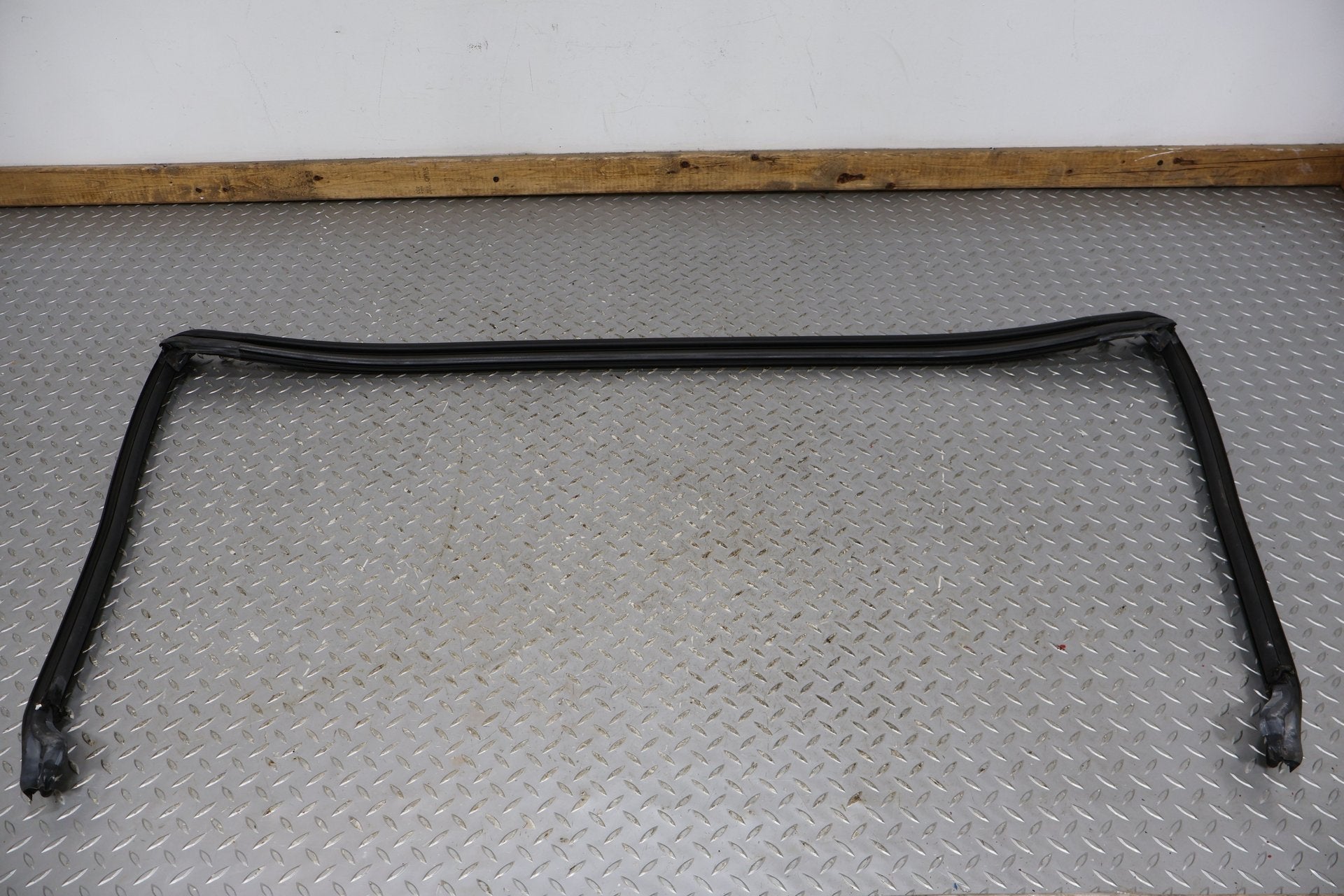 2006 Chevrolet Corvette C6- Windshield Weatherstrip Seal 20774936