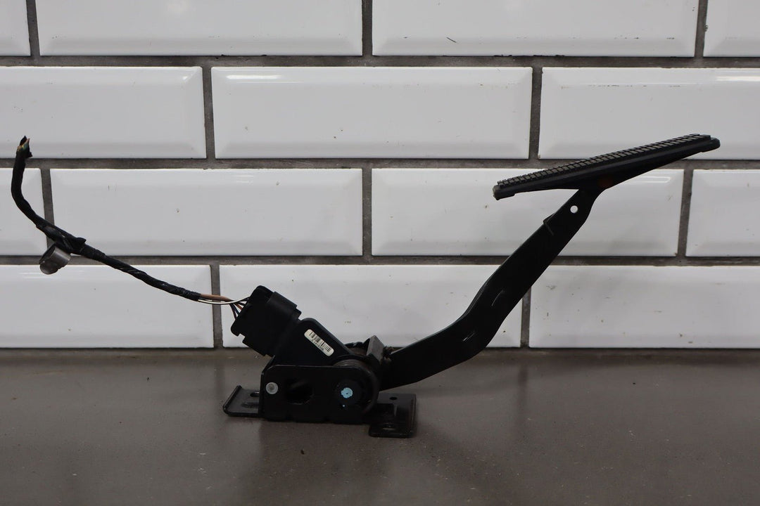 2006 Chevrolet Corvette Throttle Pedal Assembly 19417903