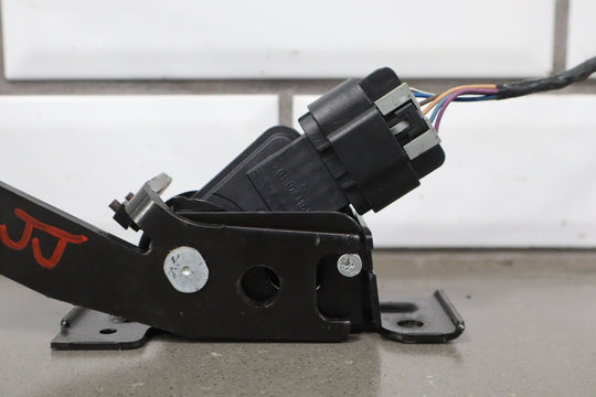 2006 Chevrolet Corvette Throttle Pedal Assembly 19417903
