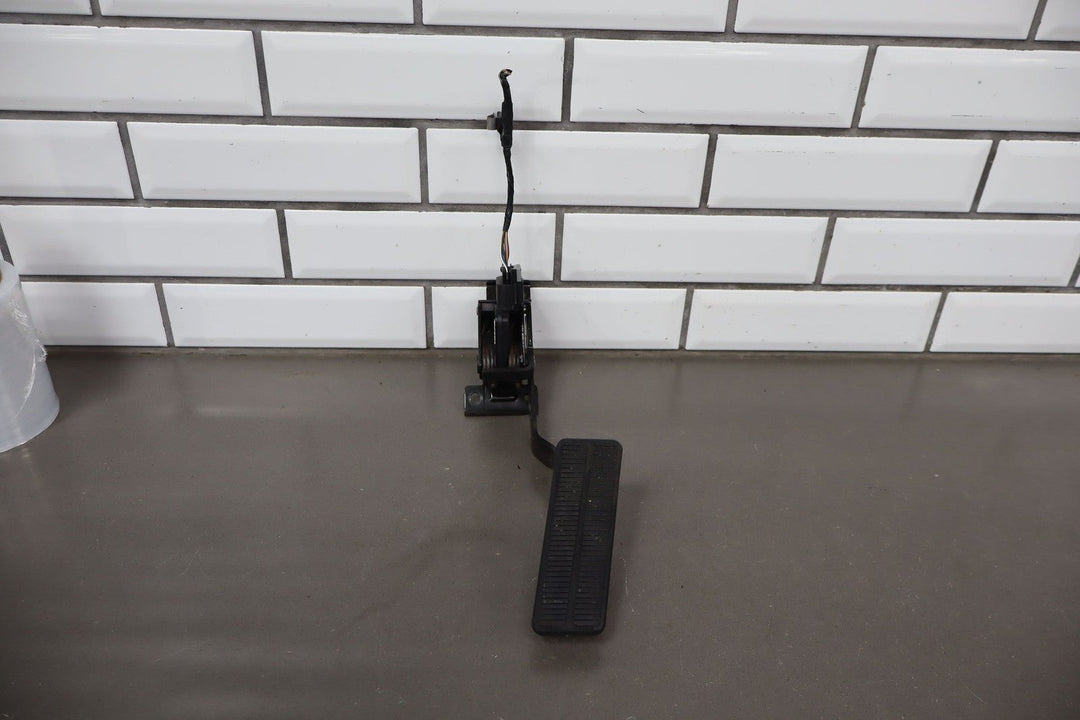 2006 Chevrolet Corvette Throttle Pedal Assembly 19417903