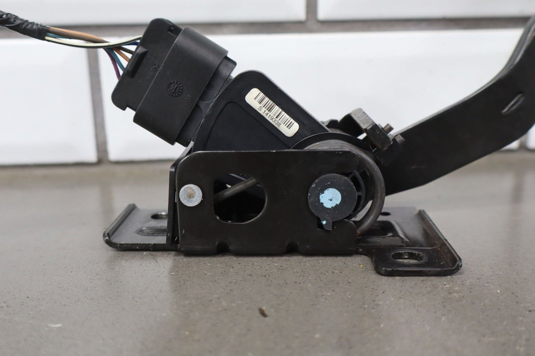 2006 Chevrolet Corvette Throttle Pedal Assembly 19417903