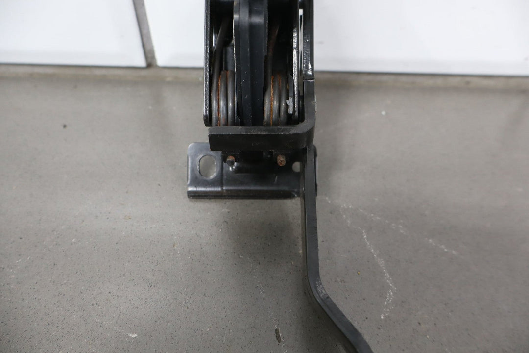 2006 Chevrolet Corvette Throttle Pedal Assembly 19417903