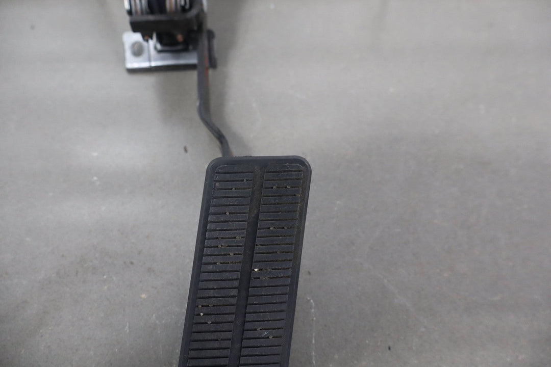 2006 Chevrolet Corvette Throttle Pedal Assembly 19417903