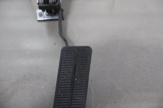 2006 Chevrolet Corvette Throttle Pedal Assembly 19417903