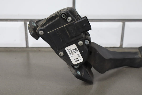 2006 Chevrolet Silverado 2500 Duramax Diesel Accelerator Pedal/Sensor
